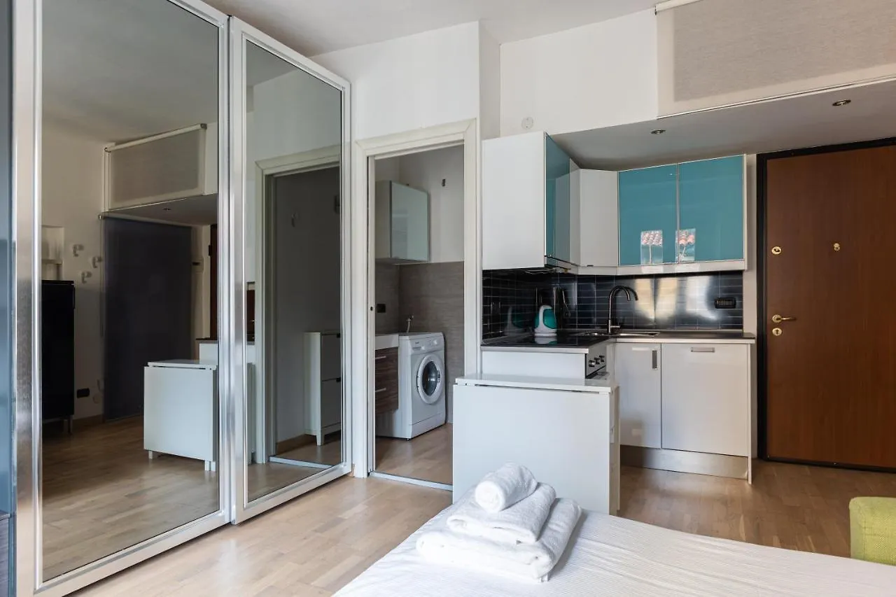 Ernest Nice Apartment Milan Italy